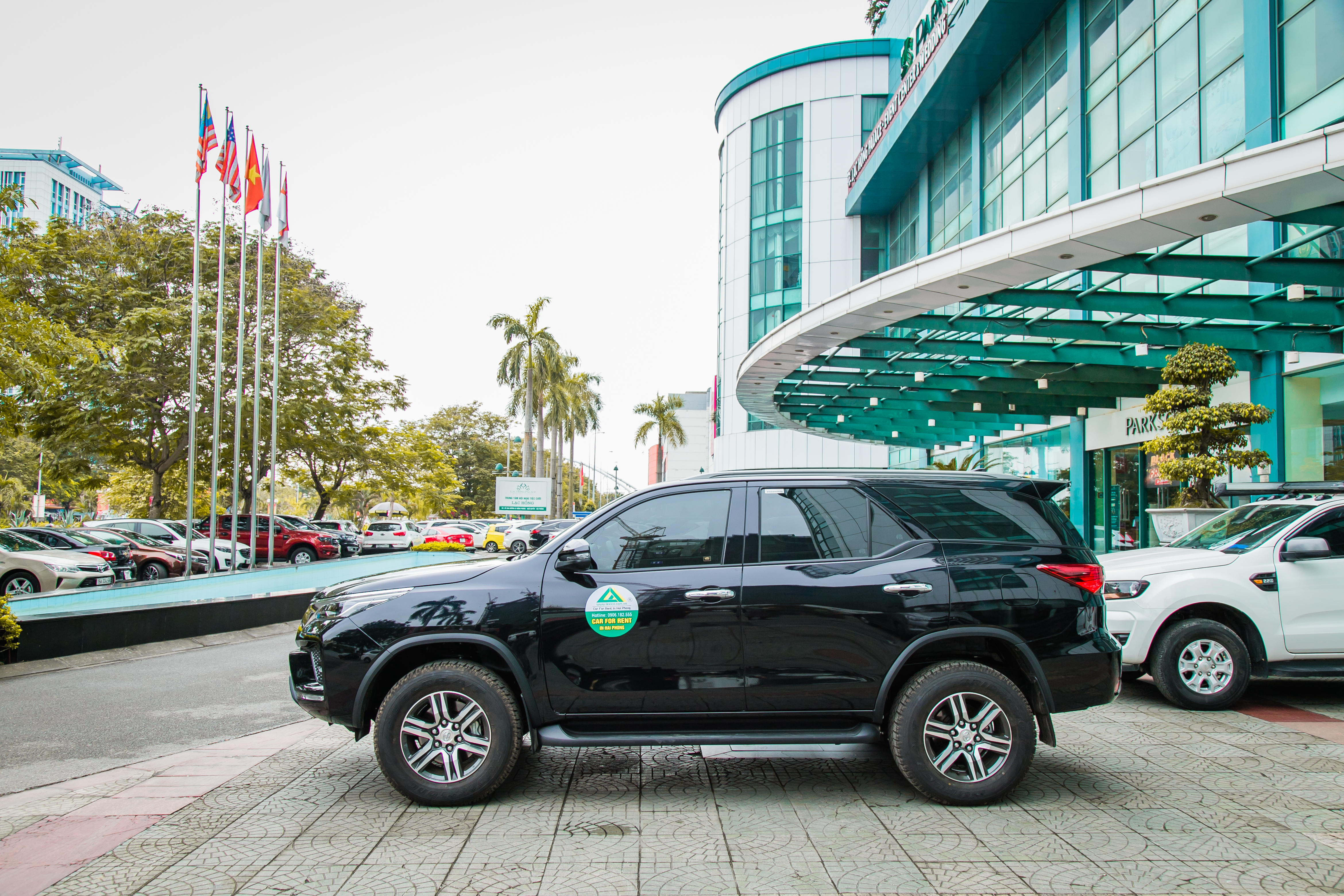 Fortuner luxury car for rent